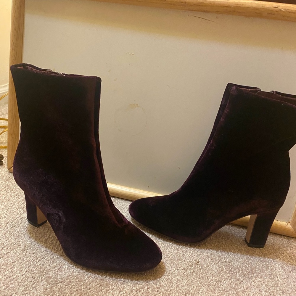 Lauren Ralph Lauren mid-calf boots. New